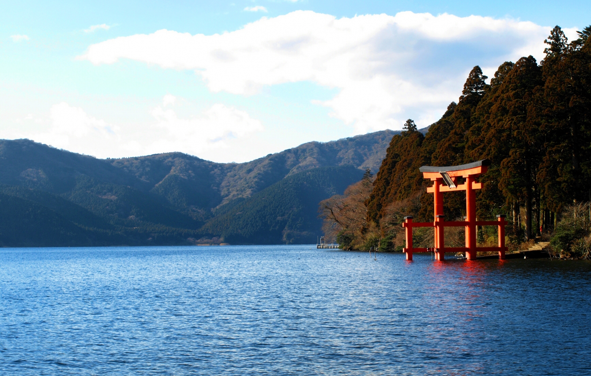 平和の鳥居