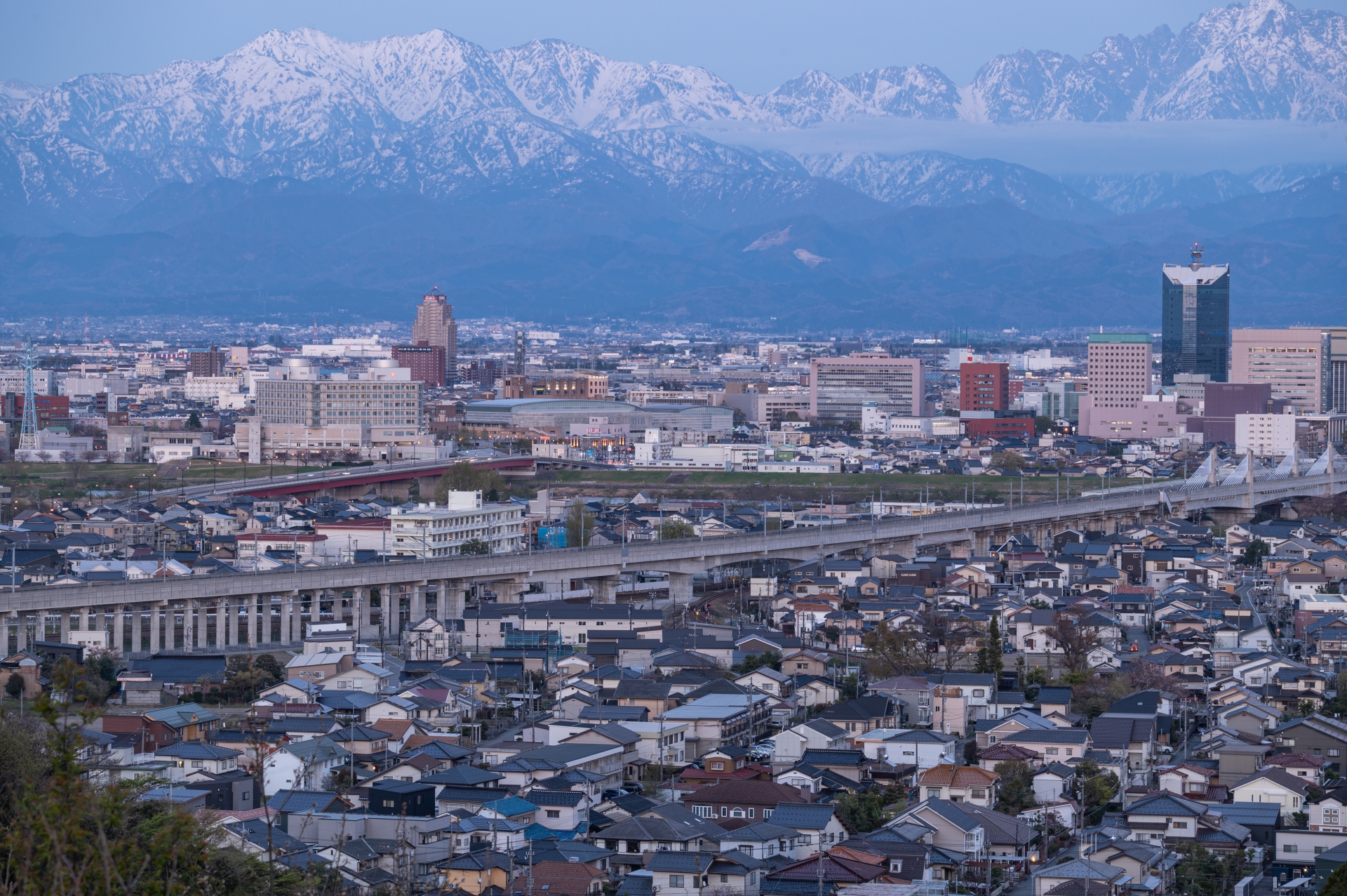 呉羽山