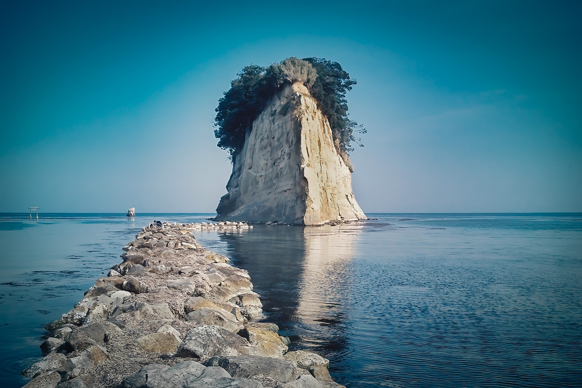 見附島