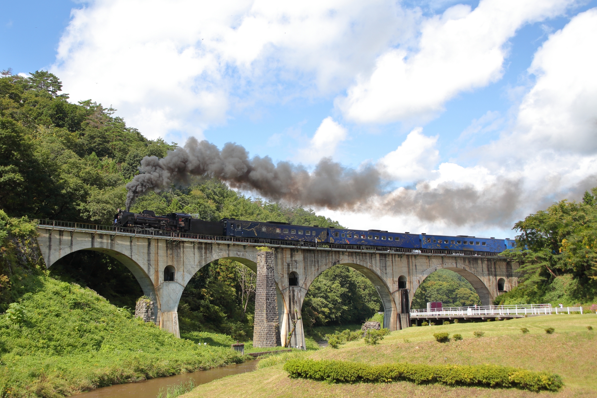 めがね橋(宮守川橋梁)