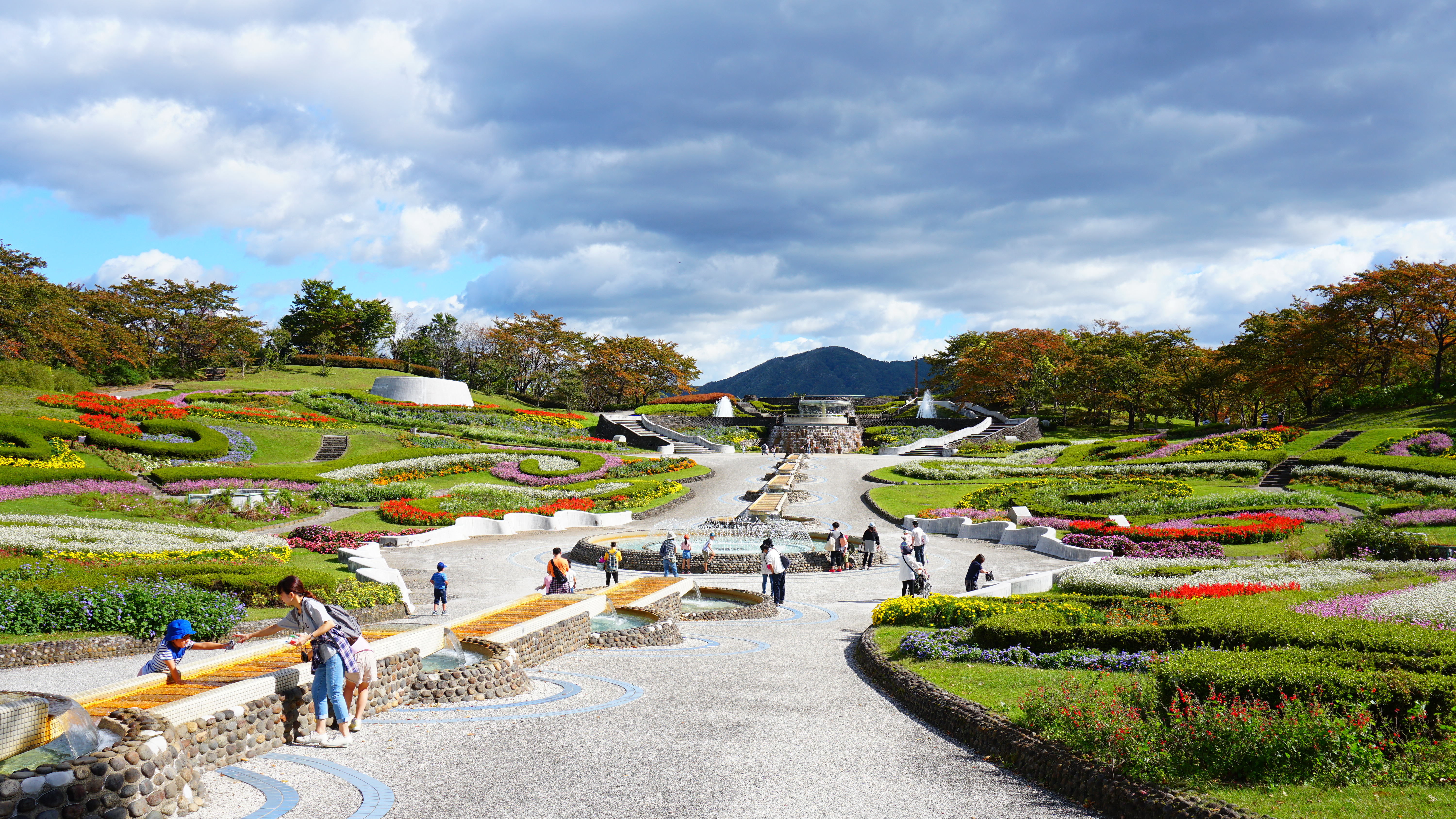 国営みちのく杜の湖畔公園