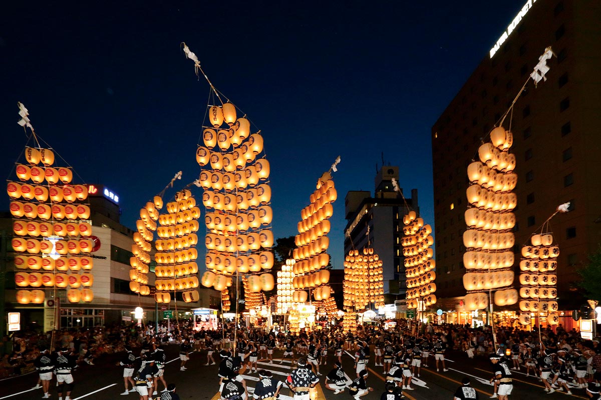 秋田竿燈祭り