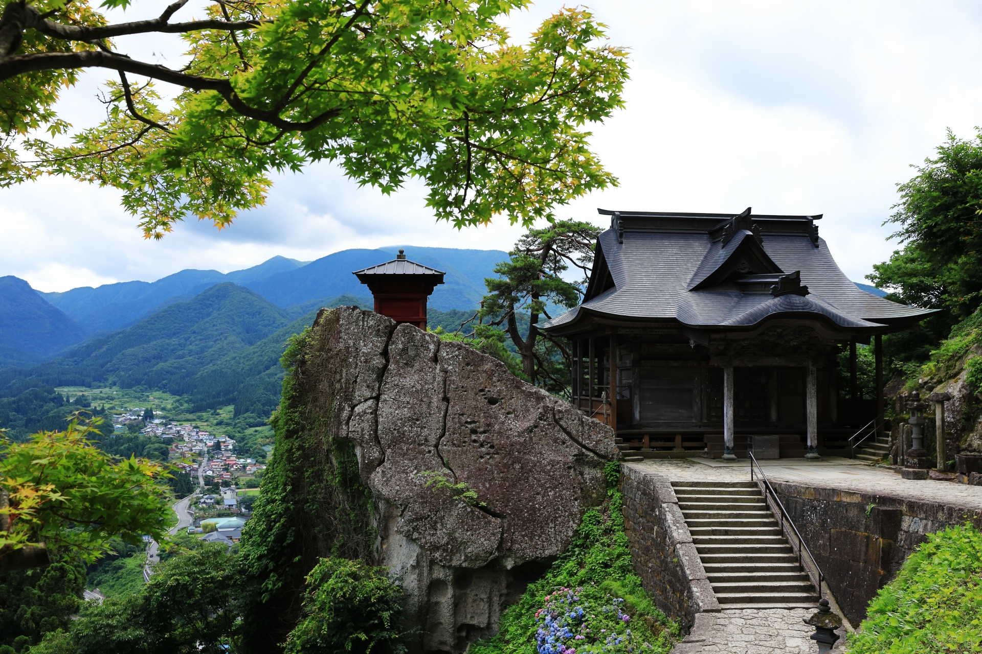 立石寺開山堂