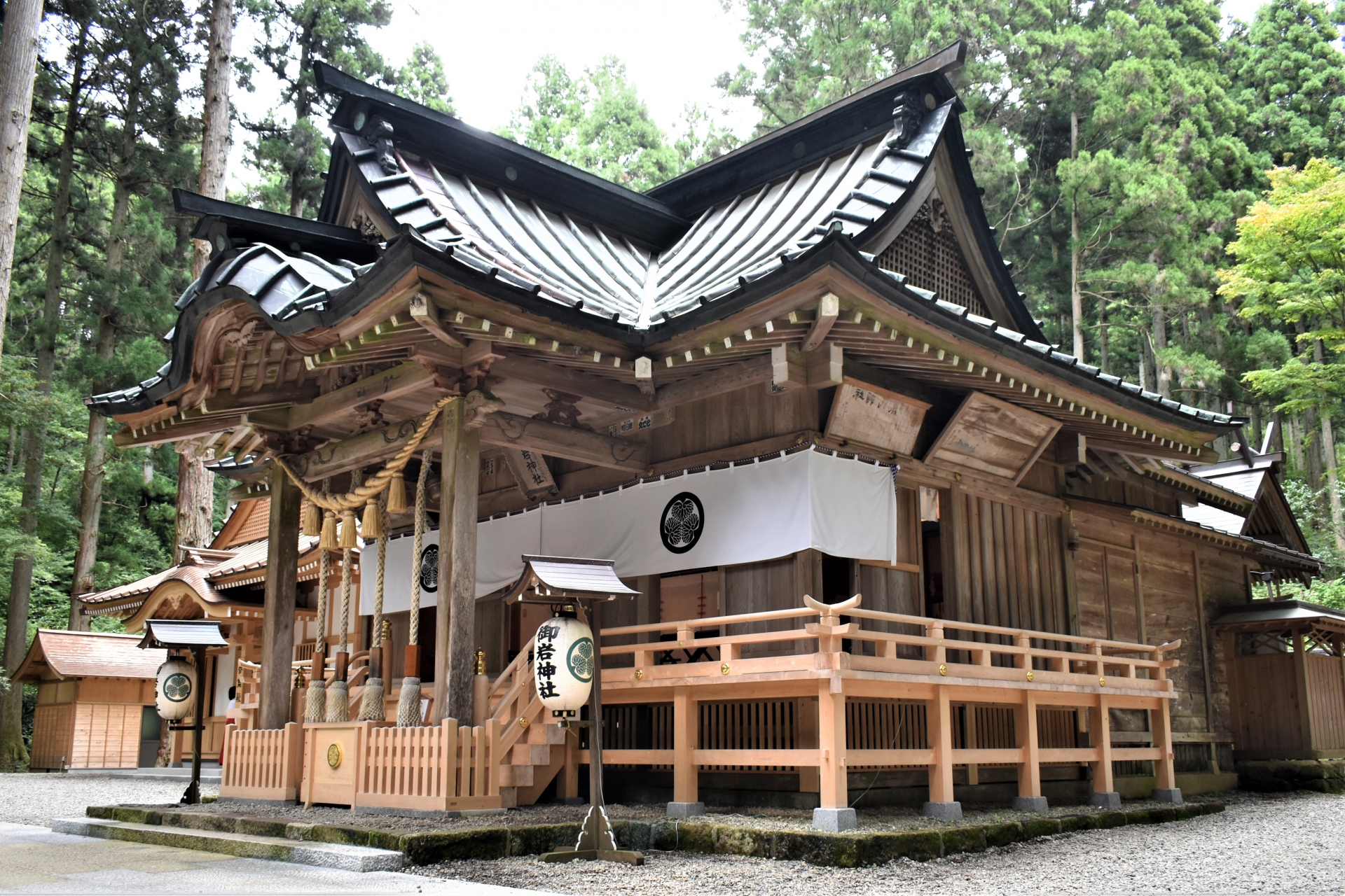 御岩神社