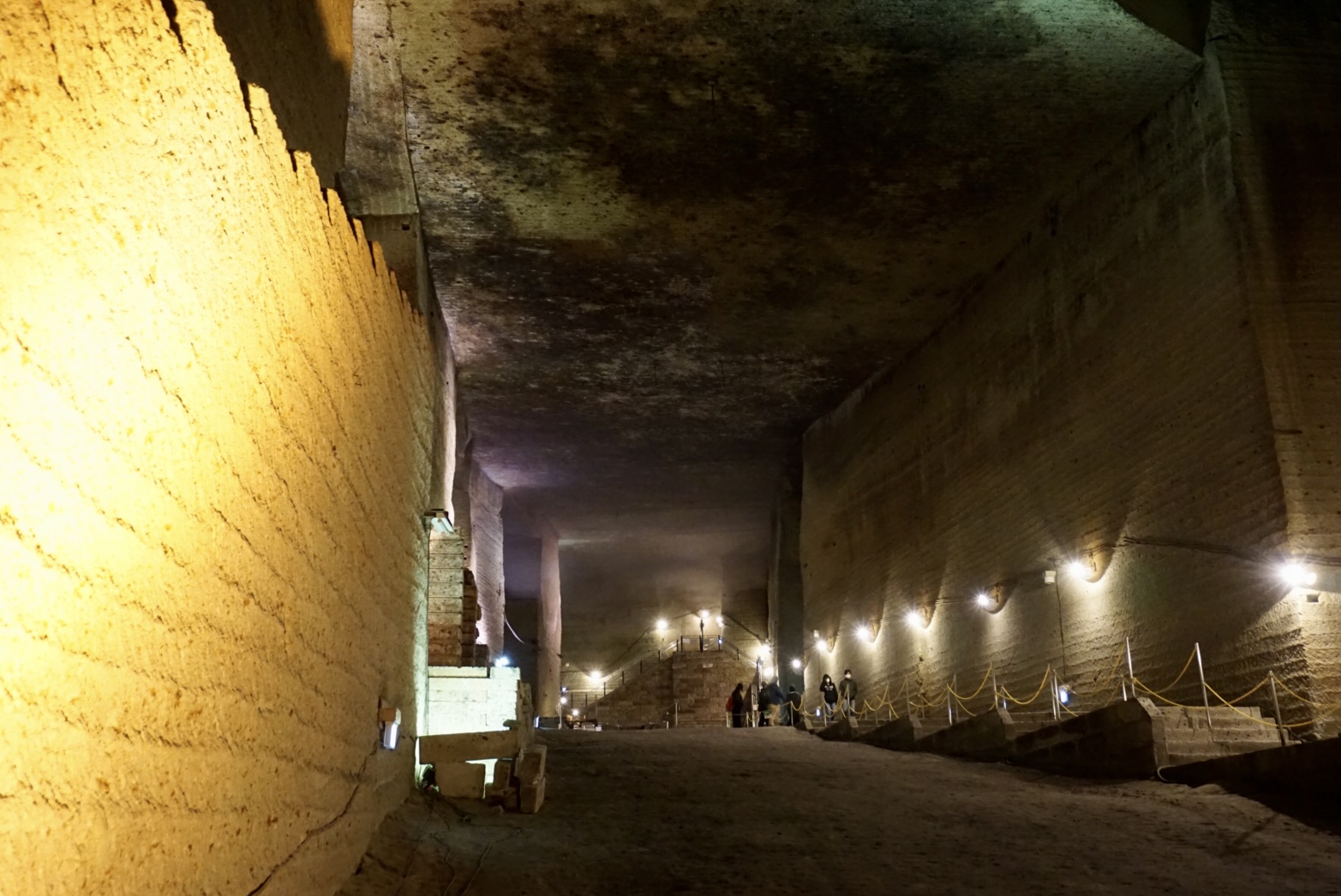 大谷石地下採掘場跡